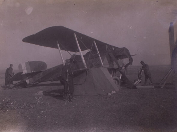 Καταδιωκτικό αεροπλάνο της Ανεξάρτητης Μεραρχίας. Ιδιωτικό Αρχείο Δημητρίου Θεοτόκη.