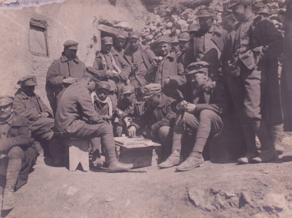 Στιγμές αναψυχής των στρατιωτών. Ιδιωτικό Αρχείο Δημητρίου Θεοτόκη.