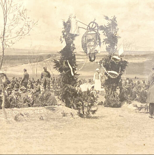 Το Πάσχα του 1922 στο μικρασιατικό μέτωπο. Ιδιωτικό Αρχείο Ιωάννη Πιέρρη.